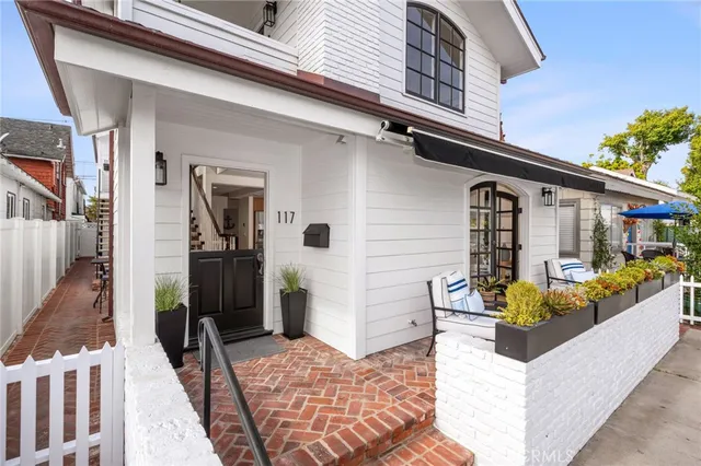 $18,500 | 117 Marine Avenue, Newport Beach, CA 92662