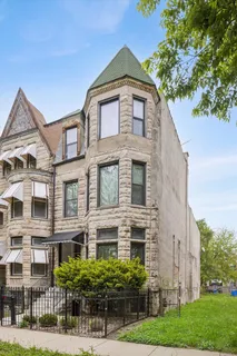 $549,000 | 3633 South Giles Avenue, Chicago, IL 60653