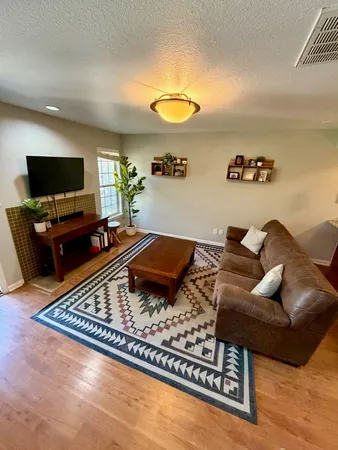 $1,150 | 7685 Northcross Drive, Unit 621, Austin, TX 78757