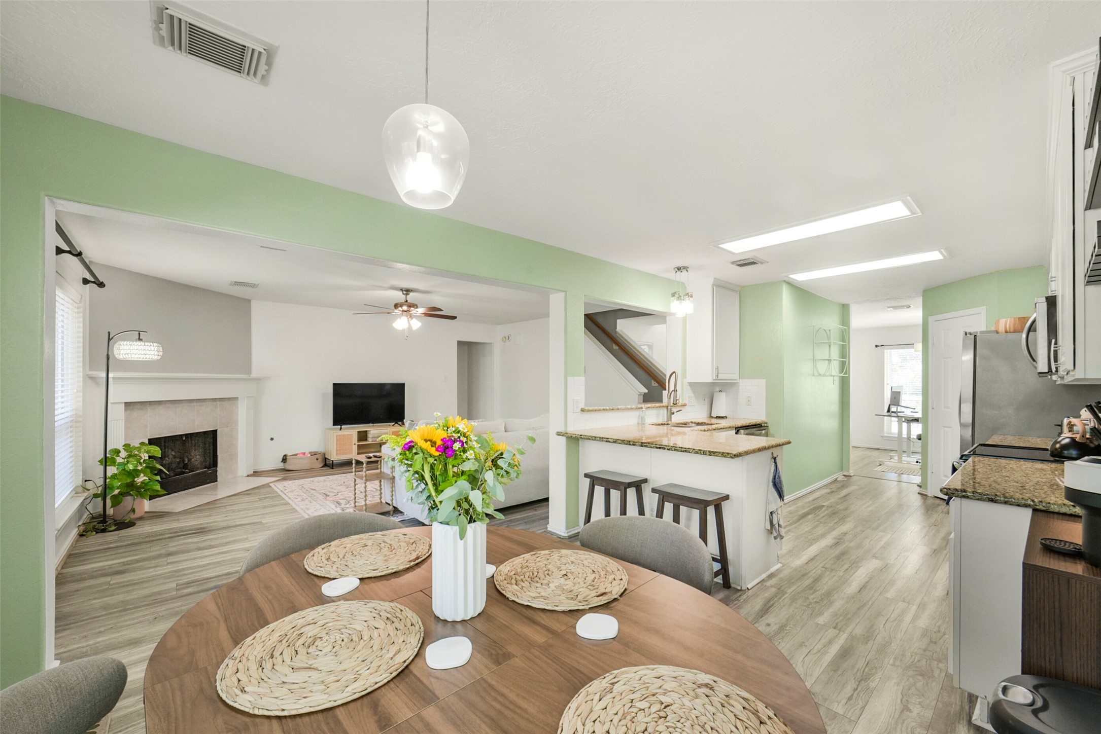 38 Tallow Hill Place Spring, TX 77382 - Photo 5 of 50 Living Space