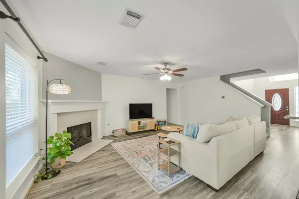 $449,000 | 38 Tallow Hill Place, Spring, TX 77382