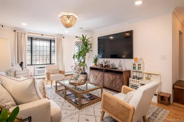 $639,000 | 4 Foxwood Drive, Unit 5, Pleasantville, NY 10570