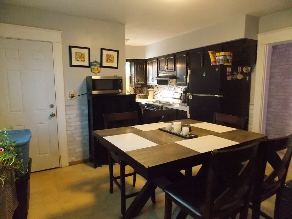 94-96 Edgewood Street Springfield, MA 01109 - Photo 6 of 23 Gallery Image 6