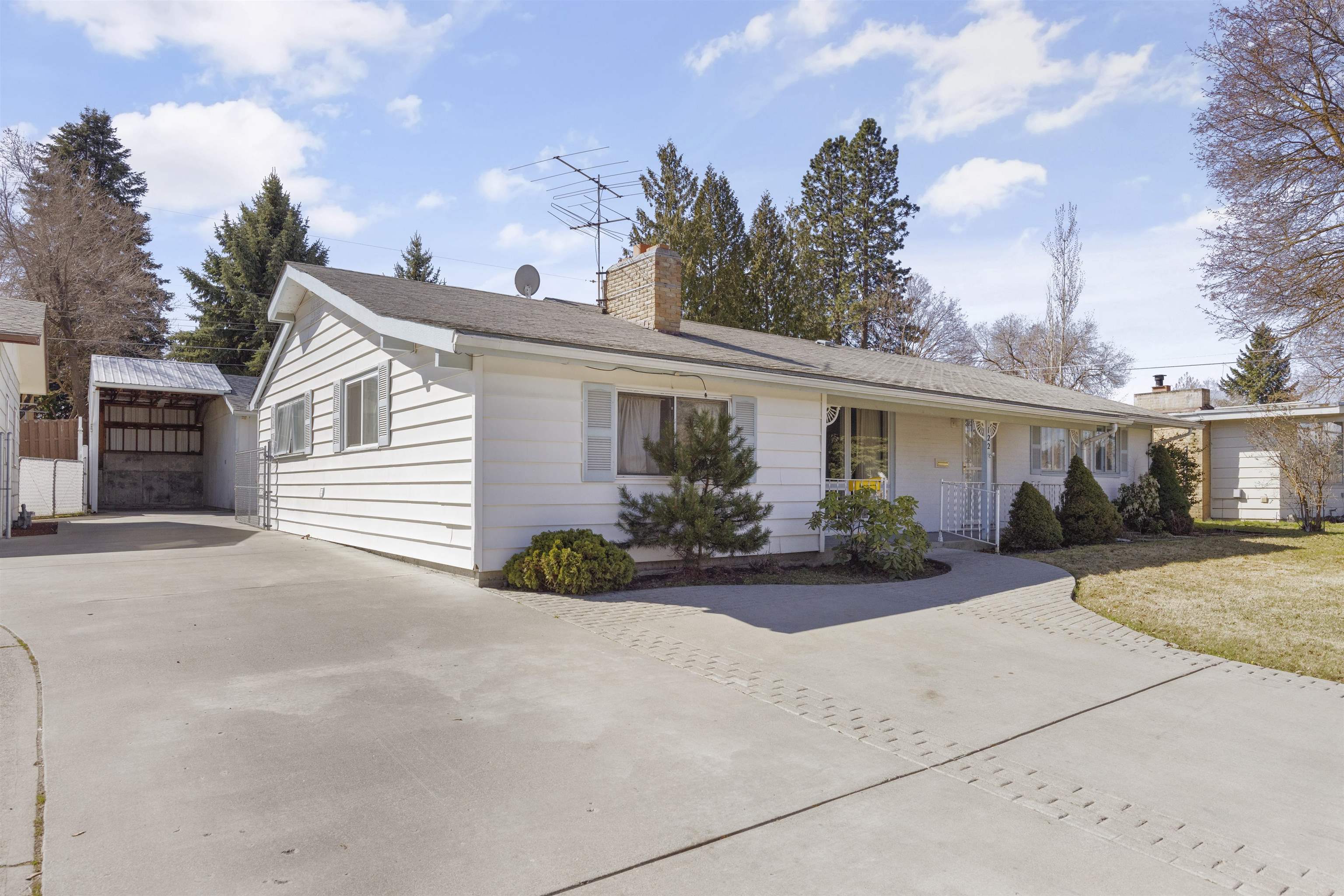 122 East Cozza Drive Spokane, WA 99208 - Photo 1 of 21 Gallery Image 1