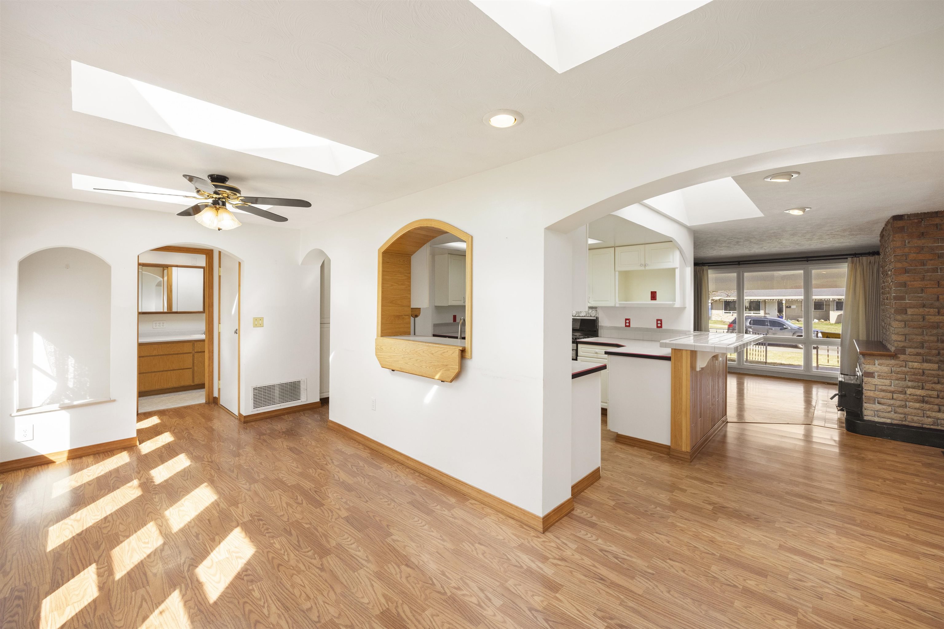 122 East Cozza Drive Spokane, WA 99208 - Photo 4 of 21 Gallery Image 4