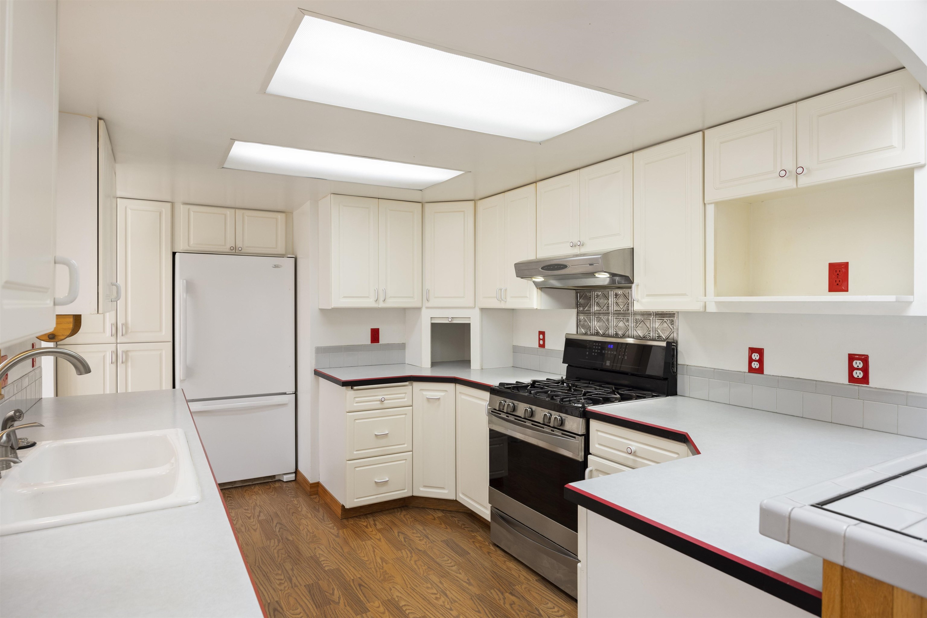 122 East Cozza Drive Spokane, WA 99208 - Photo 6 of 21 Gallery Image 6