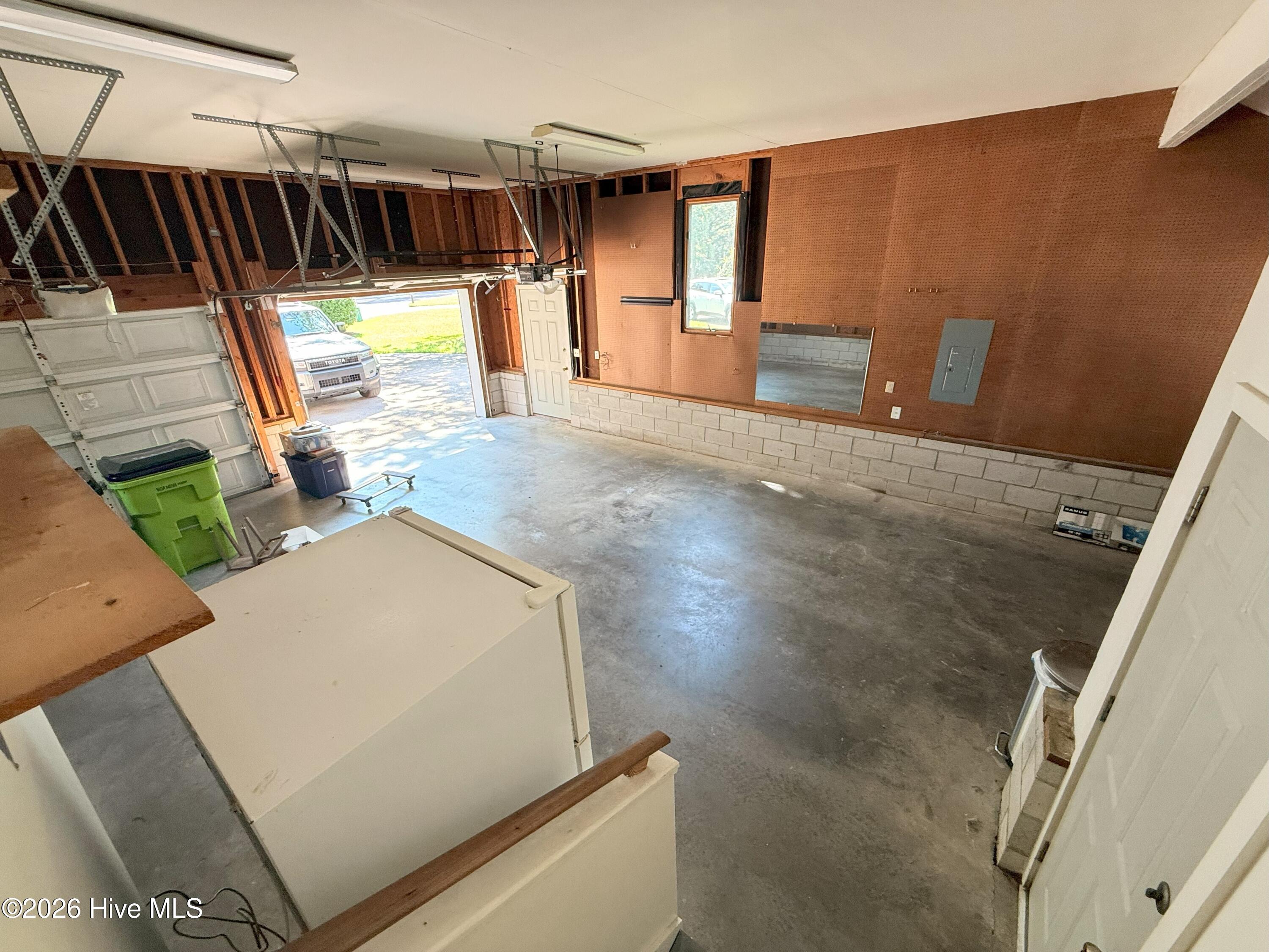 3305 Peppercorn Road New Bern, NC 28562 - Photo 36 of 41 Garage