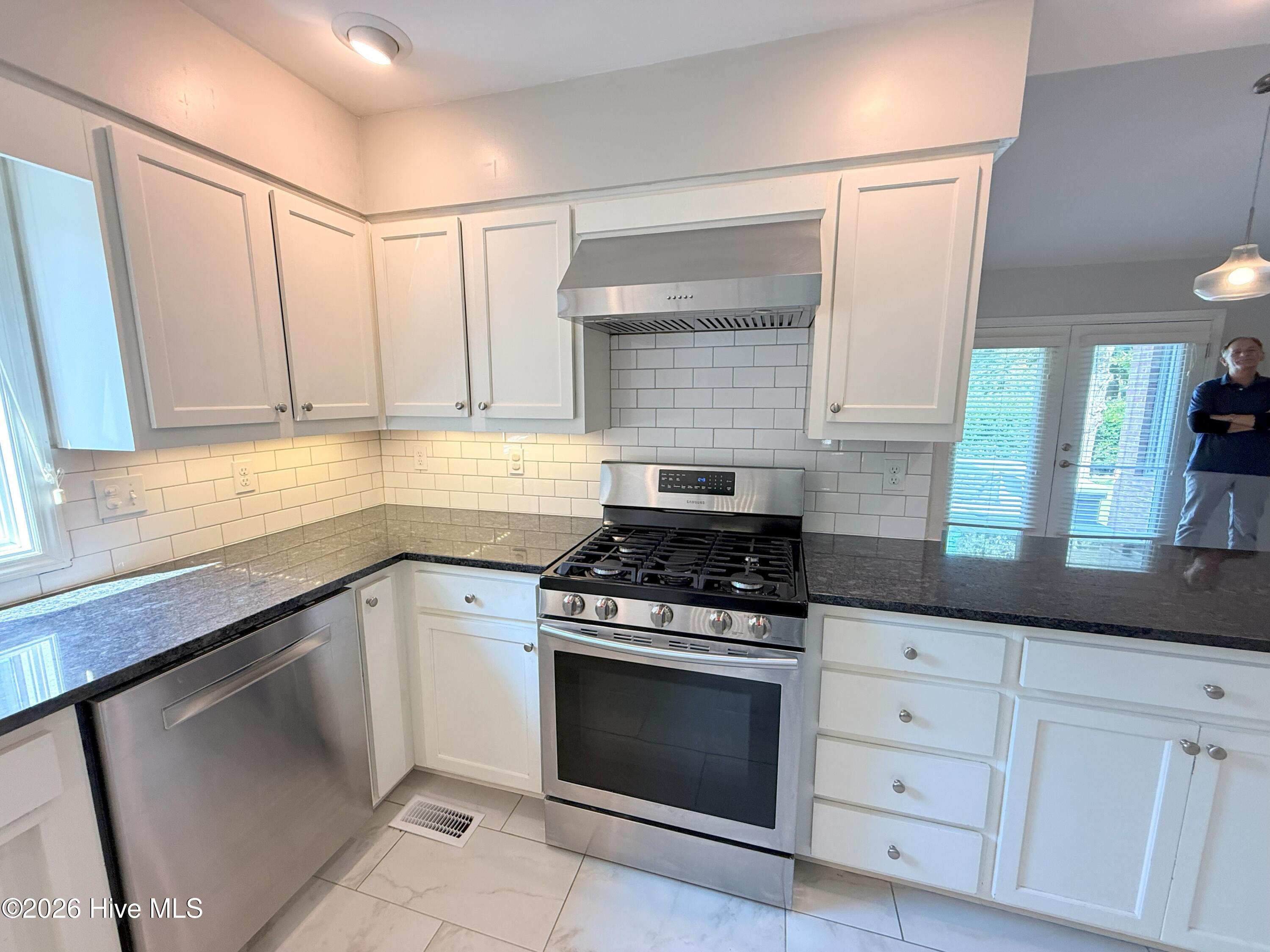 3305 Peppercorn Road New Bern, NC 28562 - Photo 7 of 41 updated kitchen