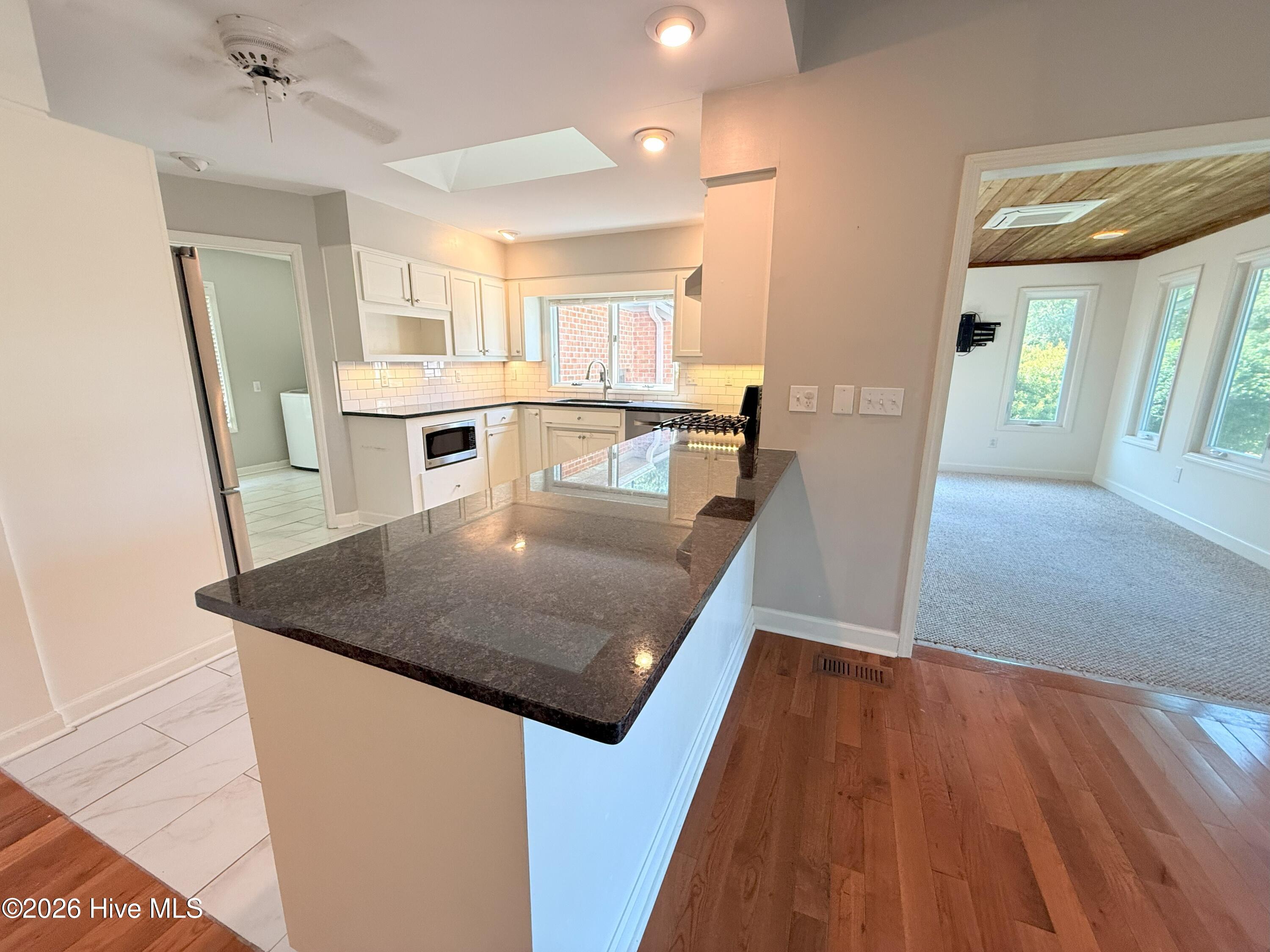 3305 Peppercorn Road New Bern, NC 28562 - Photo 10 of 41 Eat At Bar