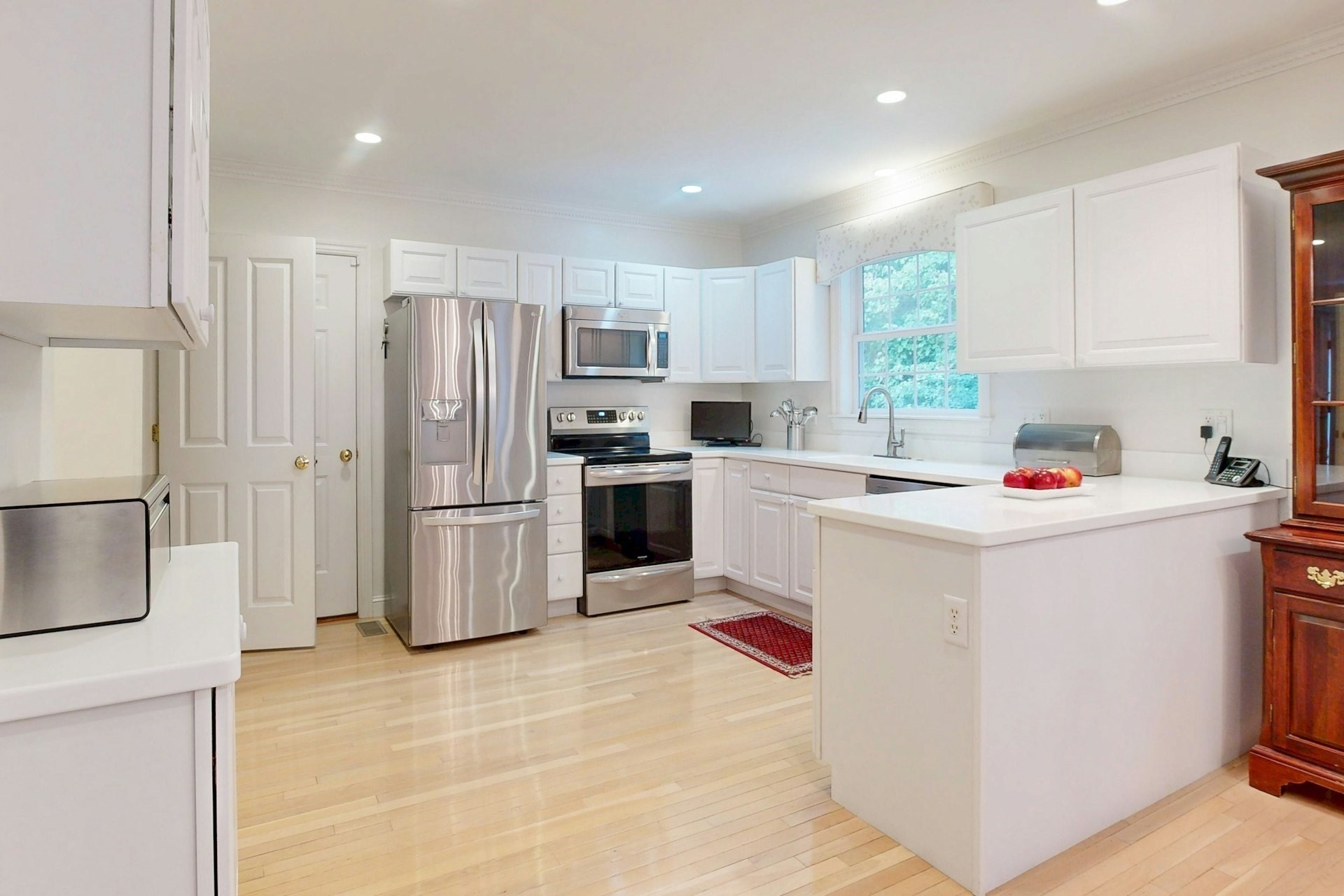 23 Turtle Brook Way Medfield, MA 02052 - Photo 9 of 29 Gallery Image 9