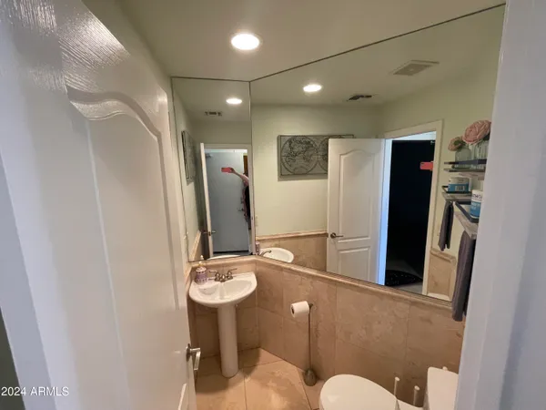 $3,750 | 7303 North 14th Street, Unit 10, Phoenix, AZ 85020