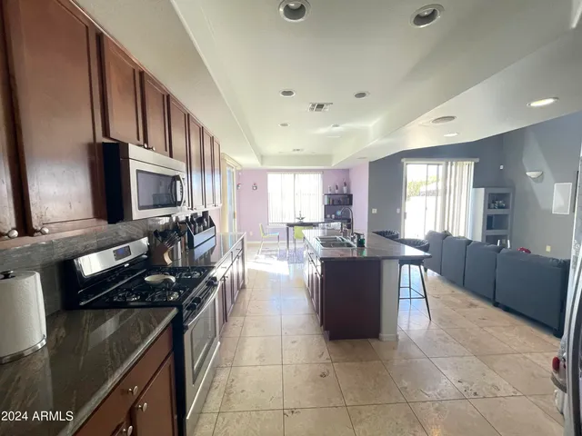 $3,750 | 7303 North 14th Street, Unit 10, Phoenix, AZ 85020