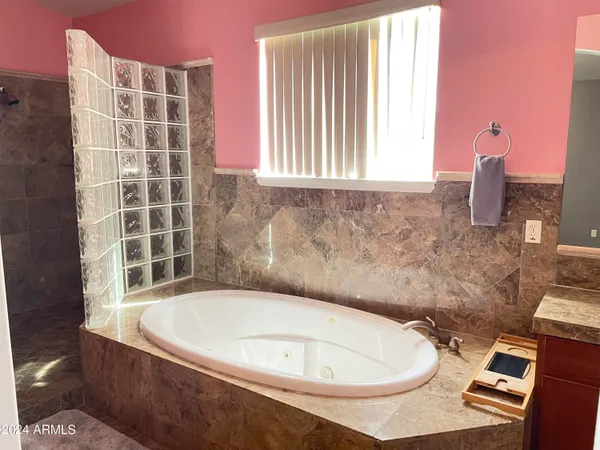 $3,750 | 7303 North 14th Street, Unit 10, Phoenix, AZ 85020