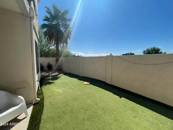 $3,750 | 7303 North 14th Street, Unit 10, Phoenix, AZ 85020