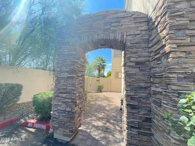 $3,750 | 7303 North 14th Street, Unit 10, Phoenix, AZ 85020