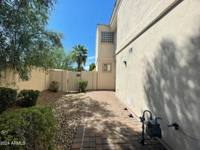 $3,750 | 7303 North 14th Street, Unit 10, Phoenix, AZ 85020