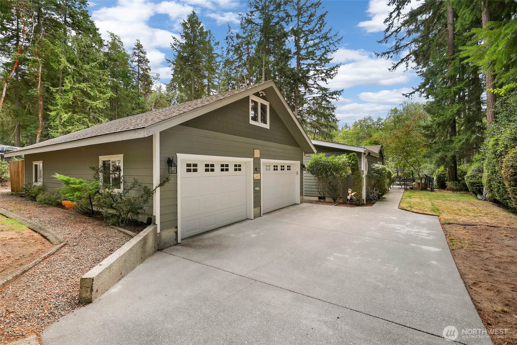 11116 Matthews Way Anderson Island, WA 98303 - Photo 22 of 40