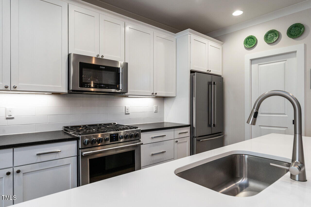 608 Watauga Street Raleigh, NC 27604 - Photo 6 of 27 009-1280x960-kitchen