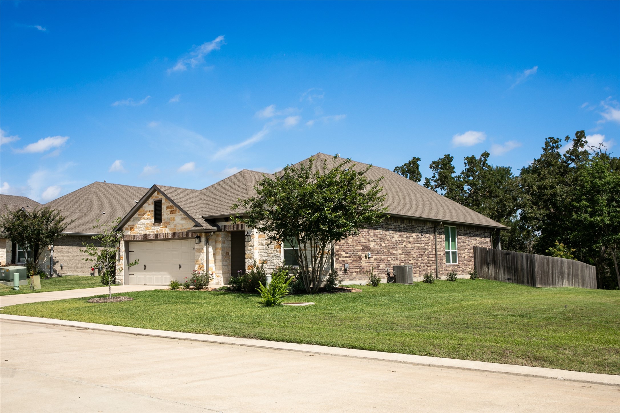 2010 Winepress Road Brenham, TX 77833 - Photo 2 of 33