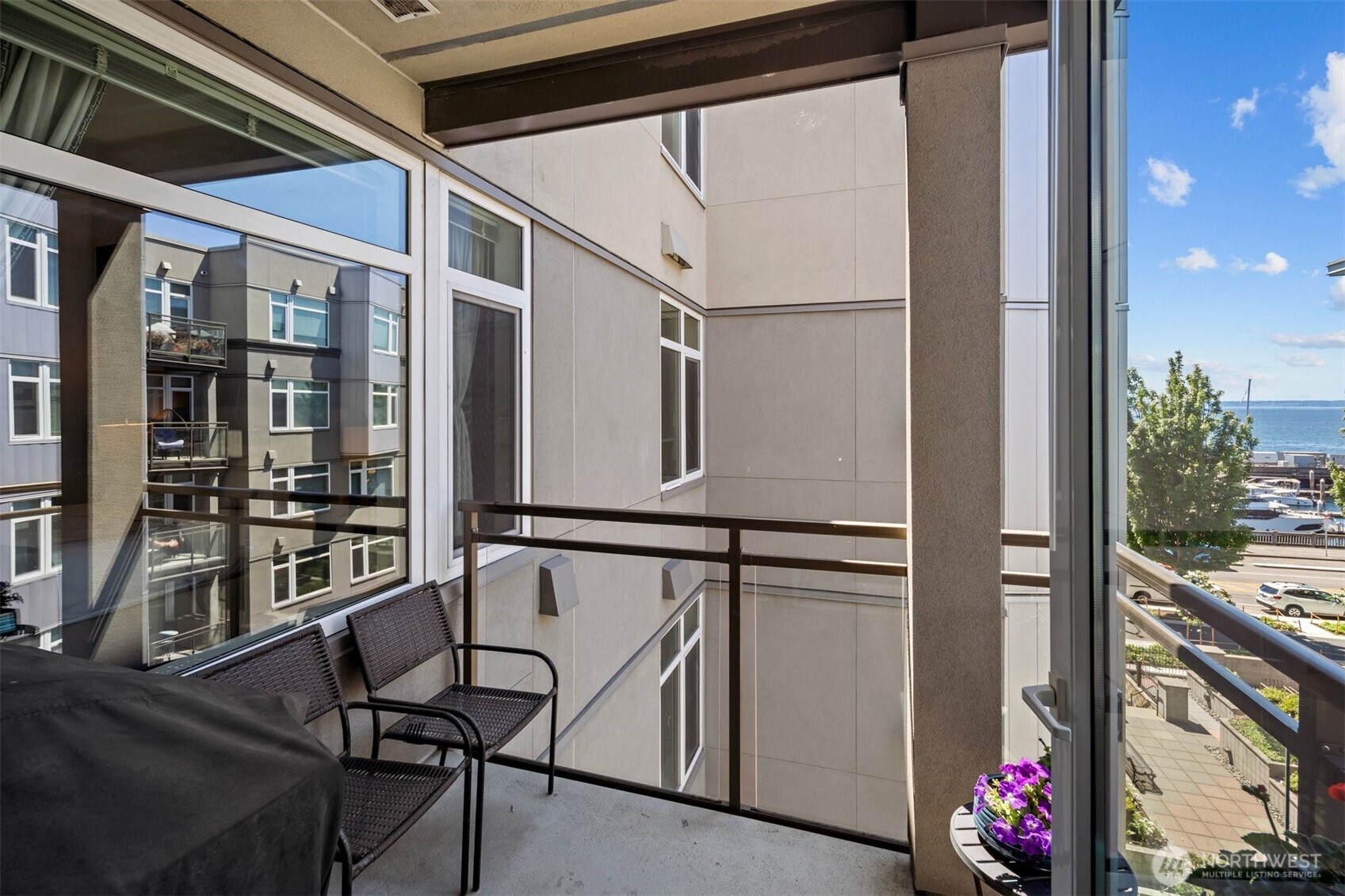 2000 Alaskan Way, Unit 453 Seattle, WA 98121 - Photo 12 of 33