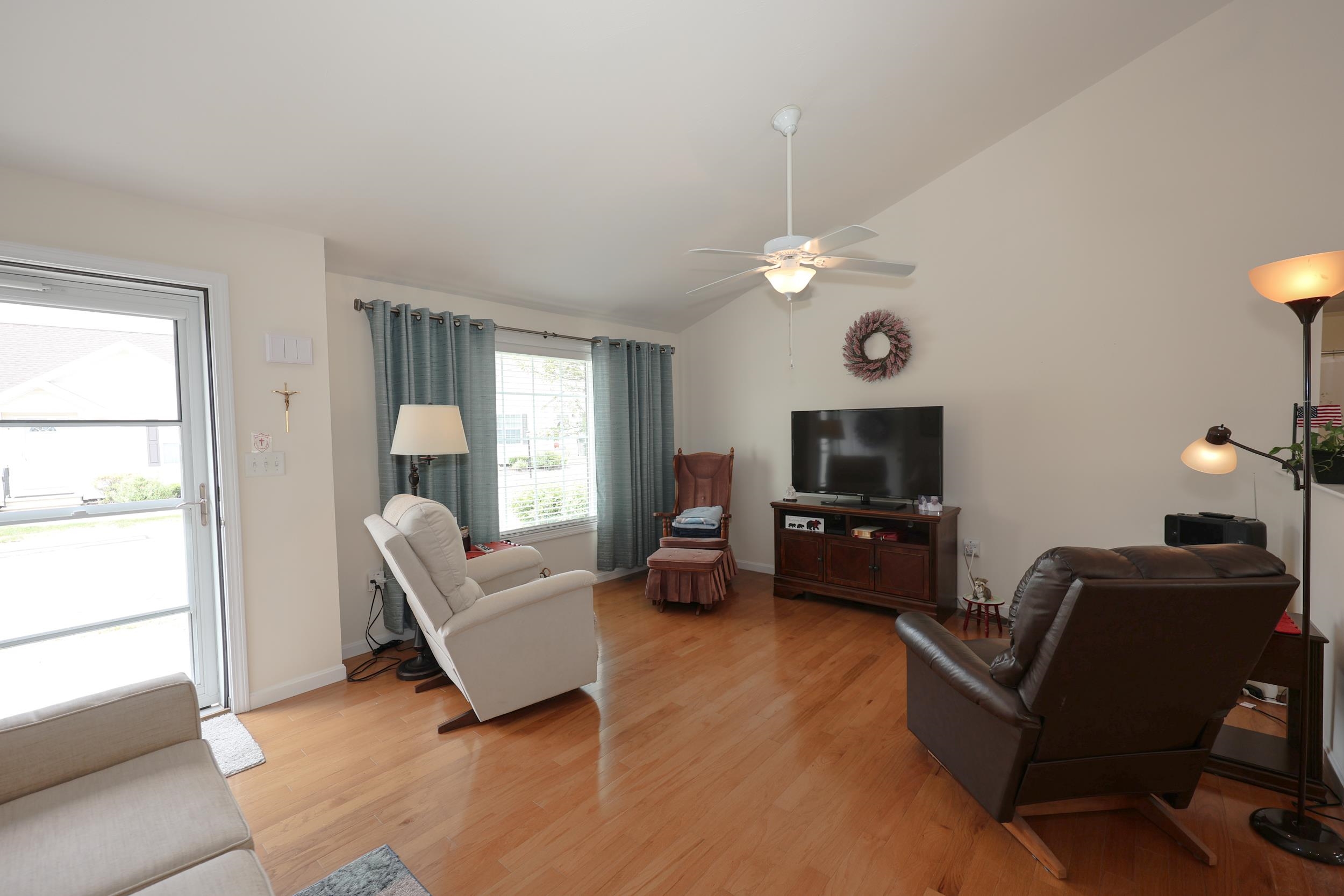 8 Cedar Street, Unit 8 Hooksett, NH 03106 - Photo 12 of 34
