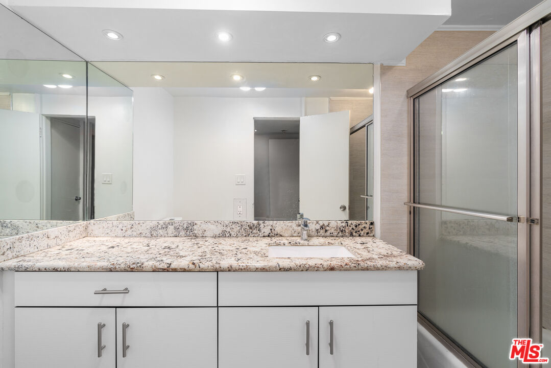 7712 Paseo Del Rey, Unit 4 Playa del Rey, CA 90293 - Photo 16 of 17