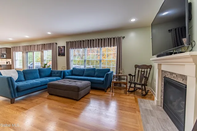 $799,900 | 77 Tamarack Lane, Colonie, NY 12309