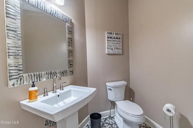 $799,900 | 77 Tamarack Lane, Colonie, NY 12309