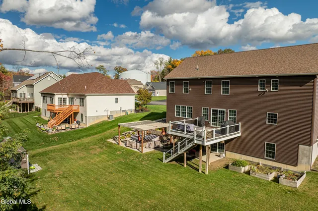 $799,900 | 77 Tamarack Lane, Colonie, NY 12309