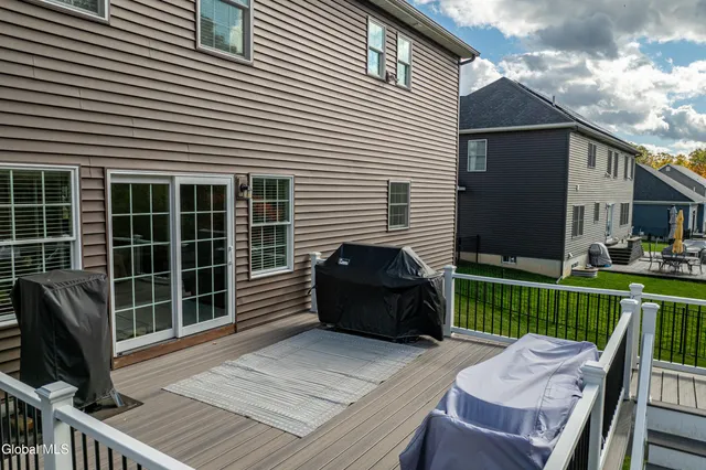 $799,900 | 77 Tamarack Lane, Colonie, NY 12309