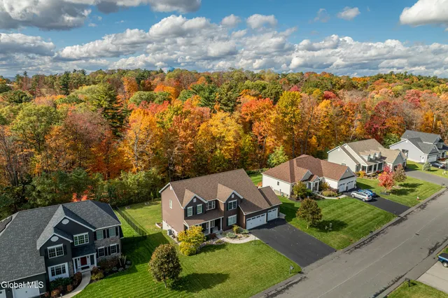 $799,900 | 77 Tamarack Lane, Colonie, NY 12309