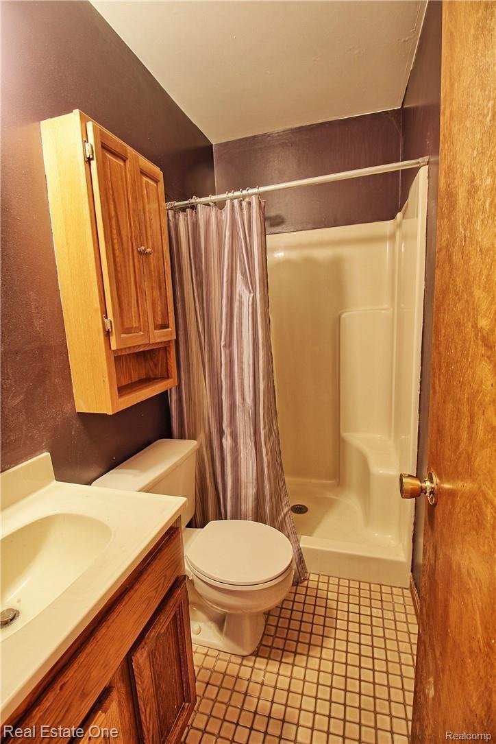 3633 Mildred Avenue Rochester, MI 48309 - Photo 10 of 20 Master bath.jpg