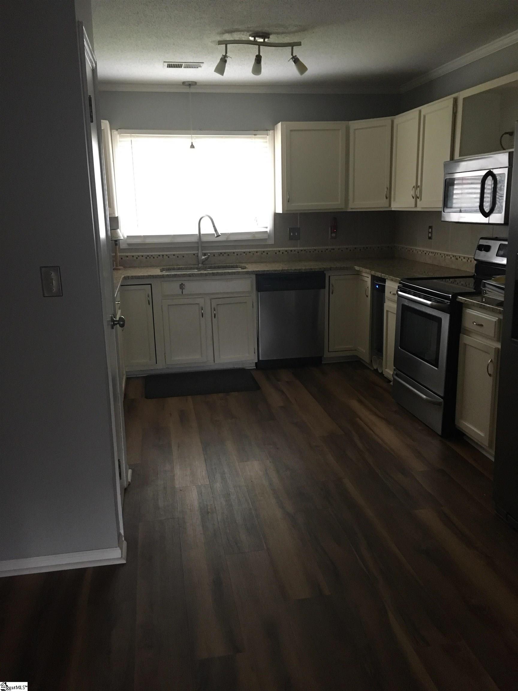 100 Stallings Road, Unit E15 Taylors, SC 29687 - Photo 4 of 13 Gallery Image 4