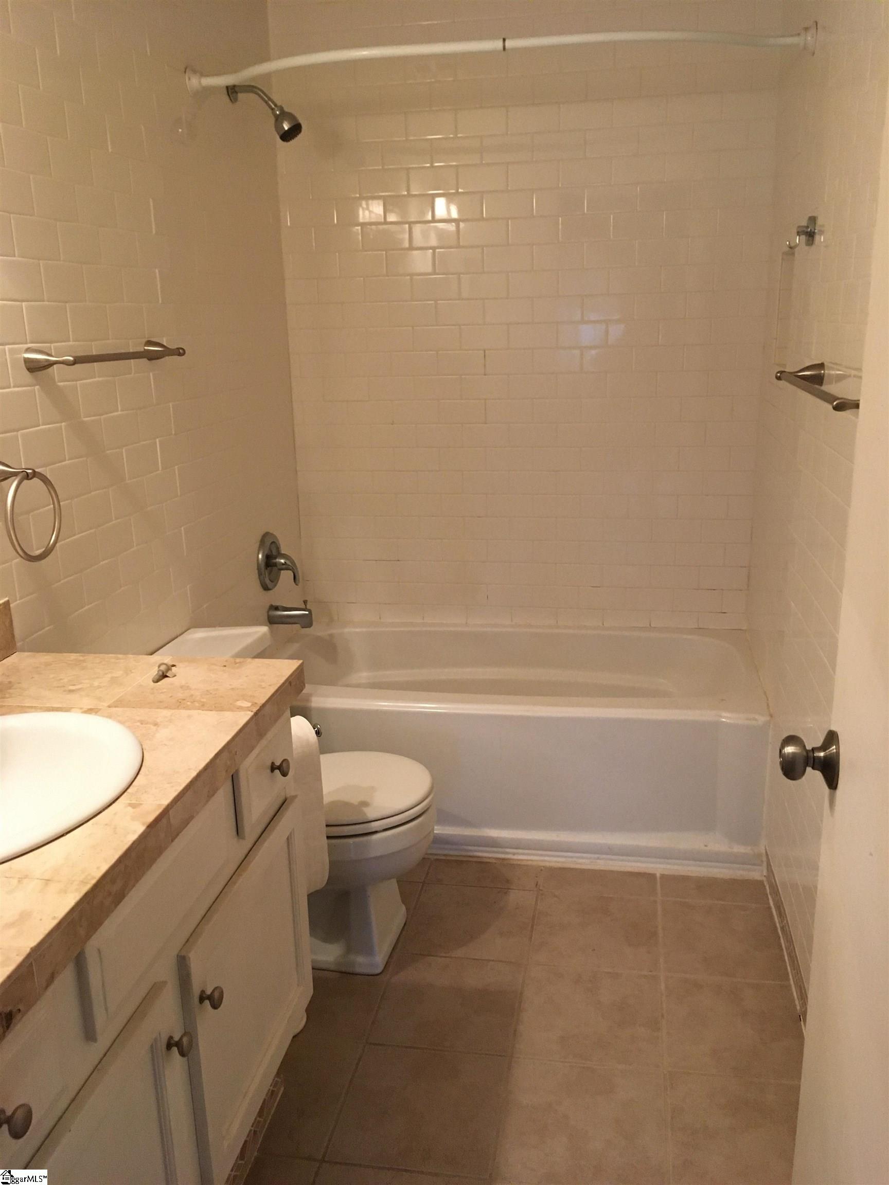 100 Stallings Road, Unit E15 Taylors, SC 29687 - Photo 9 of 13 Gallery Image 9
