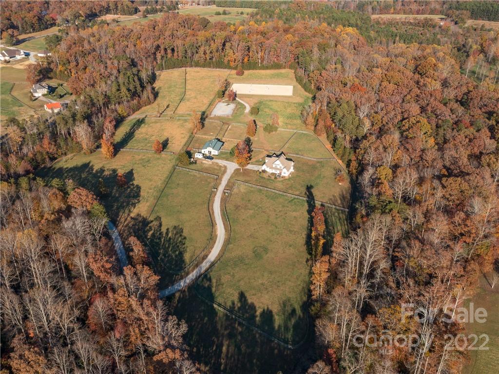 1060 Landrum Mill Road Campobello, SC 29322 - Photo 27 of 33 a view of swimming pool