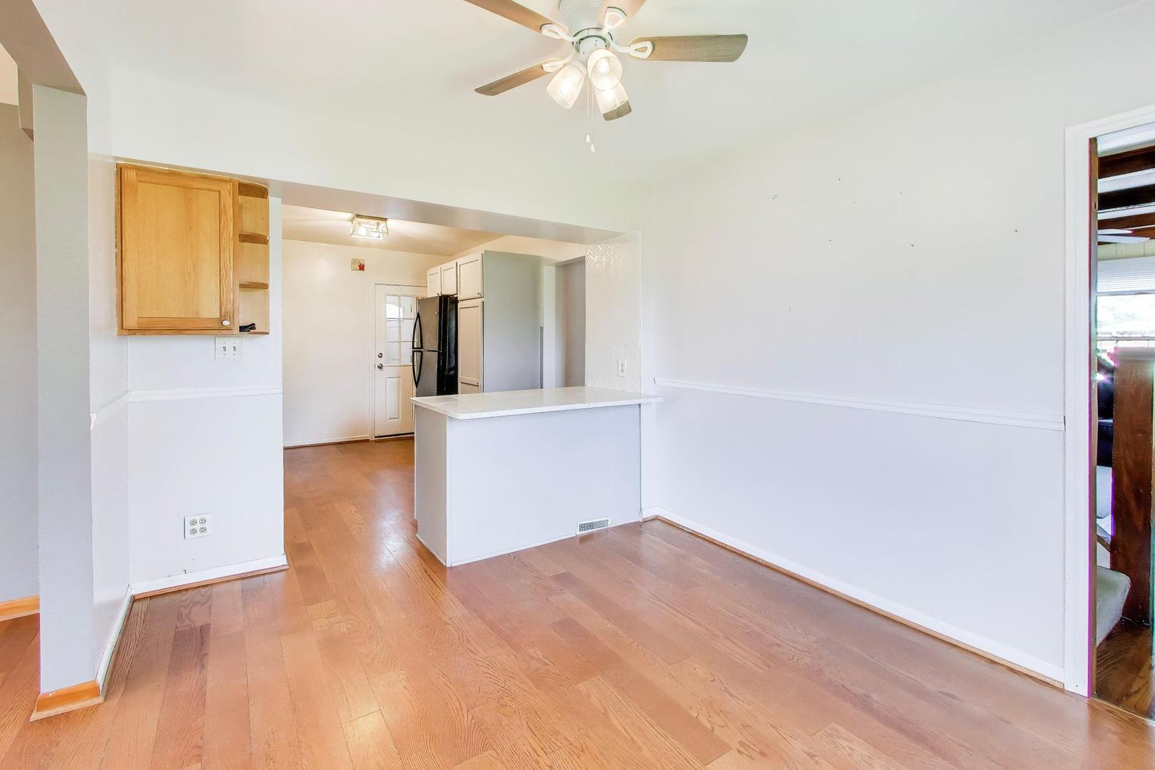 1607 West Plainfield Road La Grange Highlands, IL 60525 - Photo 13 of 42