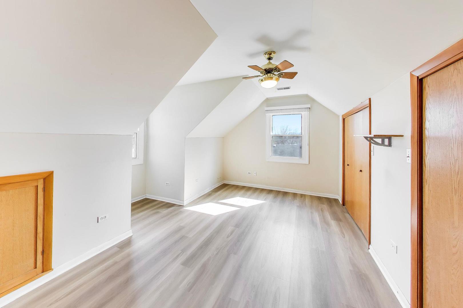 1607 West Plainfield Road La Grange Highlands, IL 60525 - Photo 21 of 42