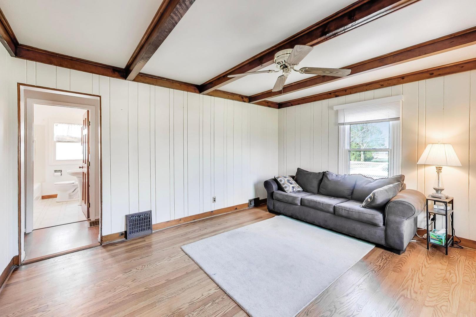 1607 West Plainfield Road La Grange Highlands, IL 60525 - Photo 3 of 42