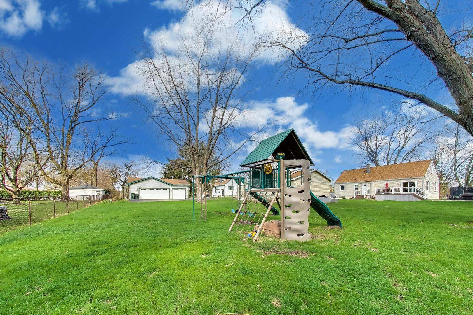 1607 West Plainfield Road La Grange Highlands, IL 60525 - Photo 36 of 42