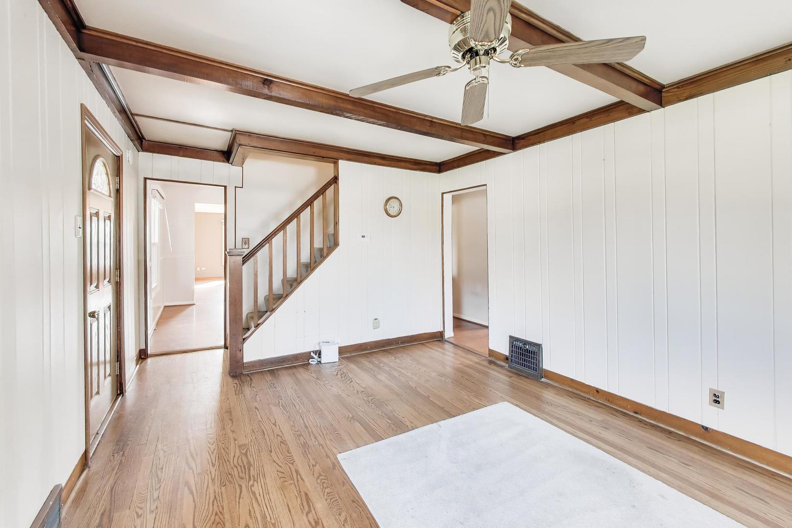 1607 West Plainfield Road La Grange Highlands, IL 60525 - Photo 5 of 42