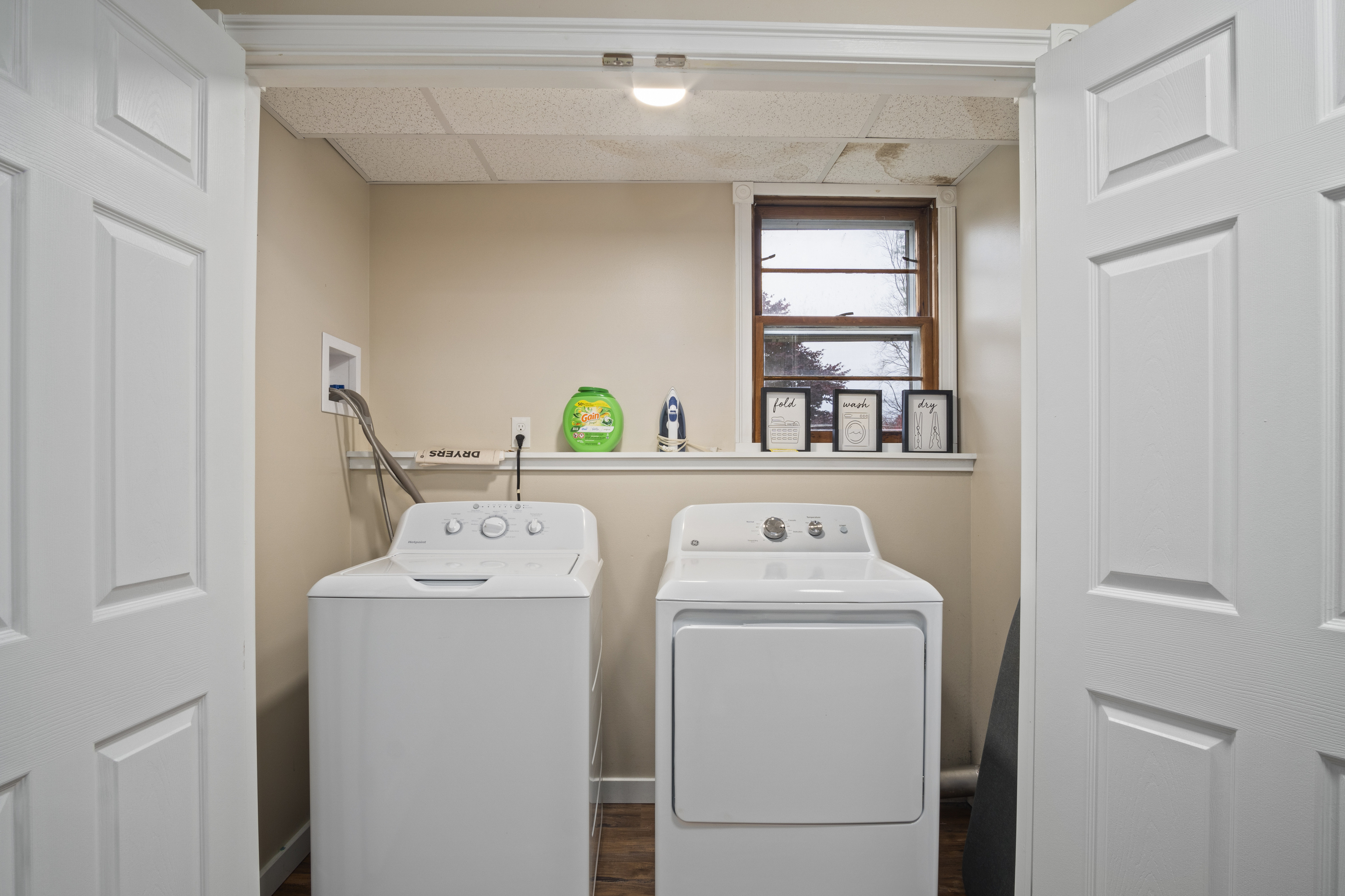 33 Briar Hill Road Norwich, CT 06360 - Photo 17 of 33 a utility room with dryer and washer