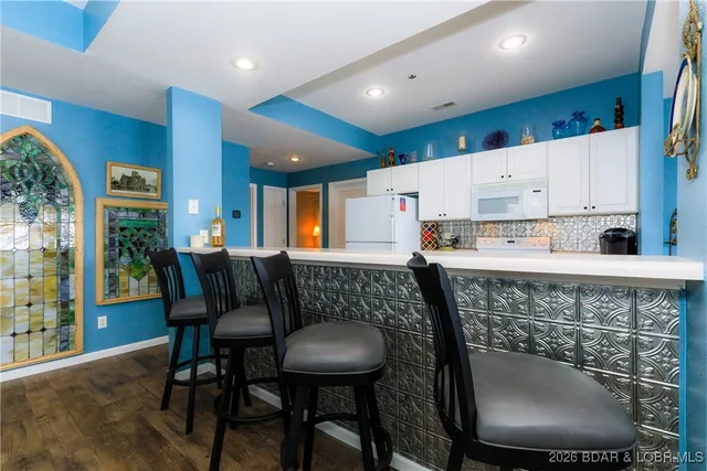 $445,000 | 607 Harbour Towne Drive, Unit E607, Lake Ozark, MO 65049