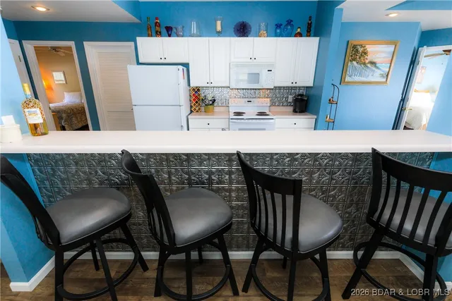 $445,000 | 607 Harbour Towne Drive, Unit E607, Lake Ozark, MO 65049