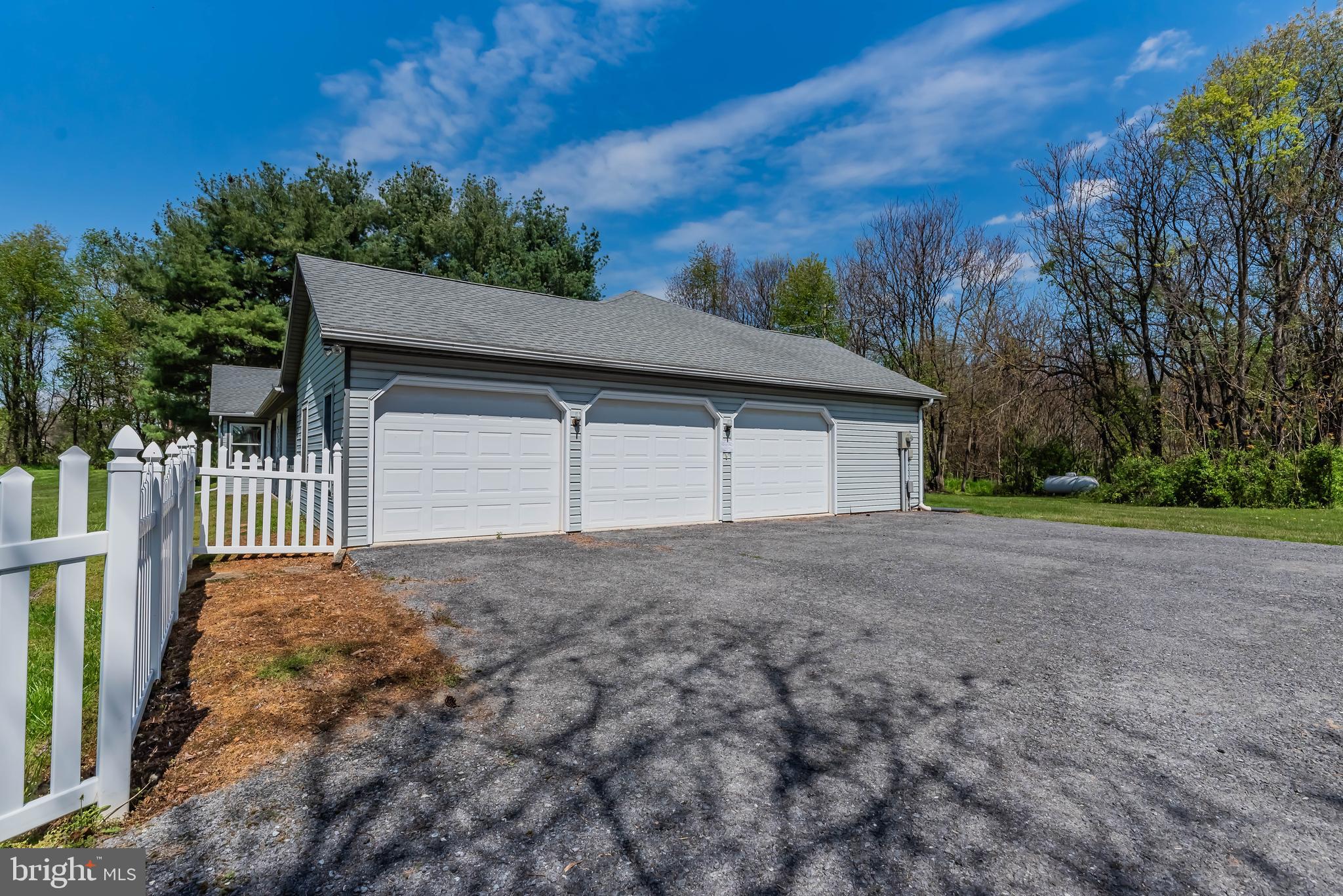 427 Burnt House Road Carlisle, PA 17015 - Photo 3 of 28 Gallery Image 3