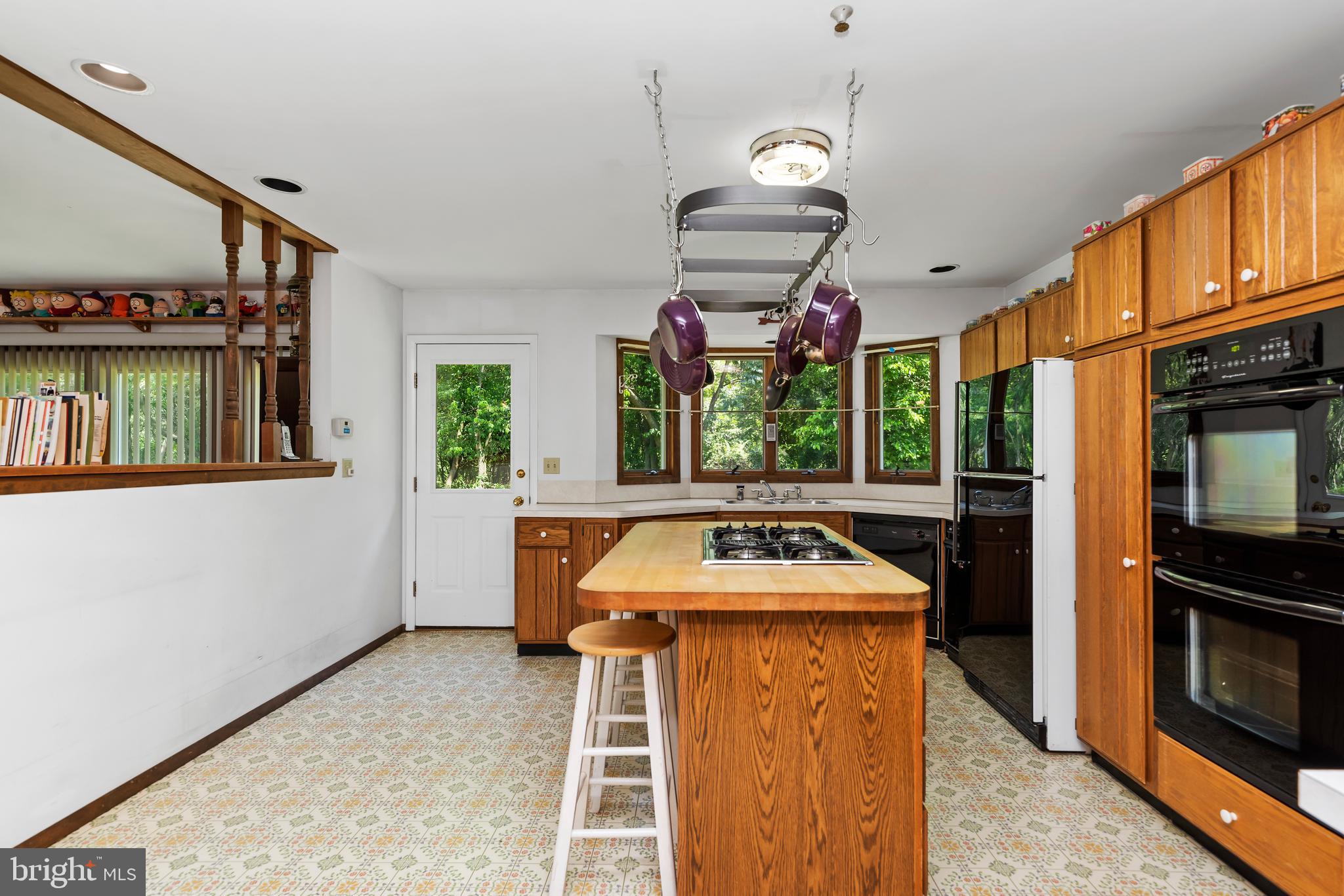 427 Burnt House Road Carlisle, PA 17015 - Photo 8 of 28 Kitchen Island