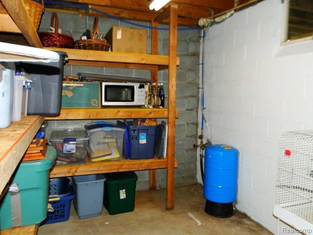 237 South Elba Road Lapeer, MI 48446 - Photo 30 of 42 Dry Basement Storage