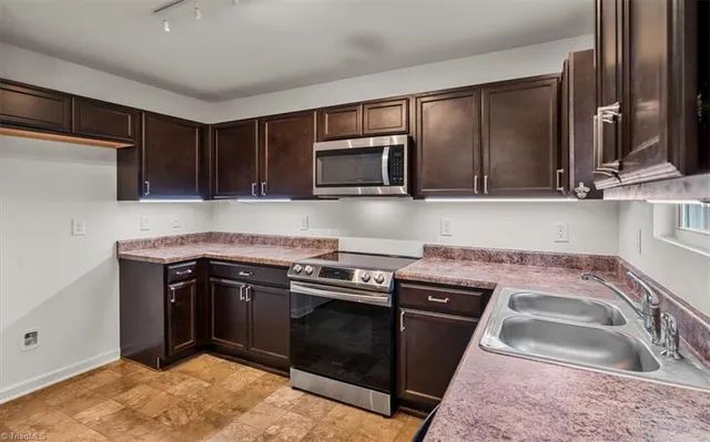 $299,900 | 6188 Brentwood Pk Drive, Rural Hall, NC 27045