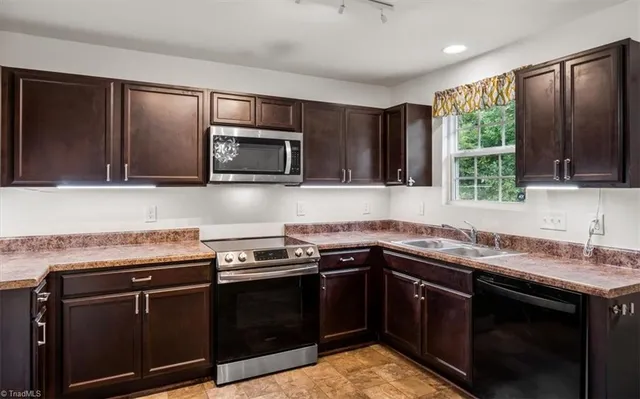 $299,900 | 6188 Brentwood Pk Drive, Rural Hall, NC 27045