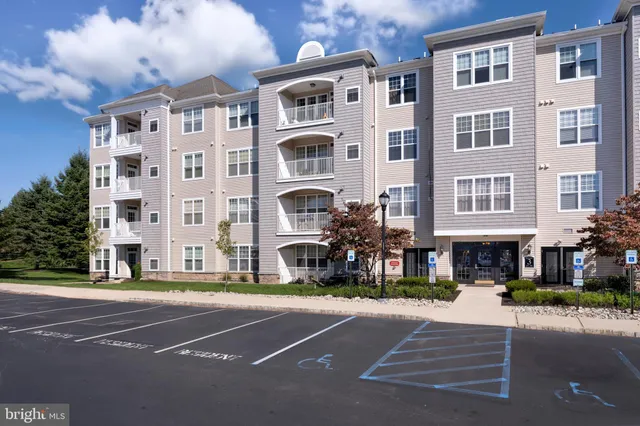 $270,000 | 313 Masterson Court, Ewing, NJ 08618