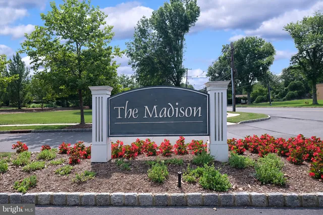 $270,000 | 313 Masterson Court, Ewing, NJ 08618